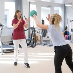 physiotherapeutin-mit-zusatzfunktion-als-berufsbildnerin-wmd-80-100-140829-employer_image